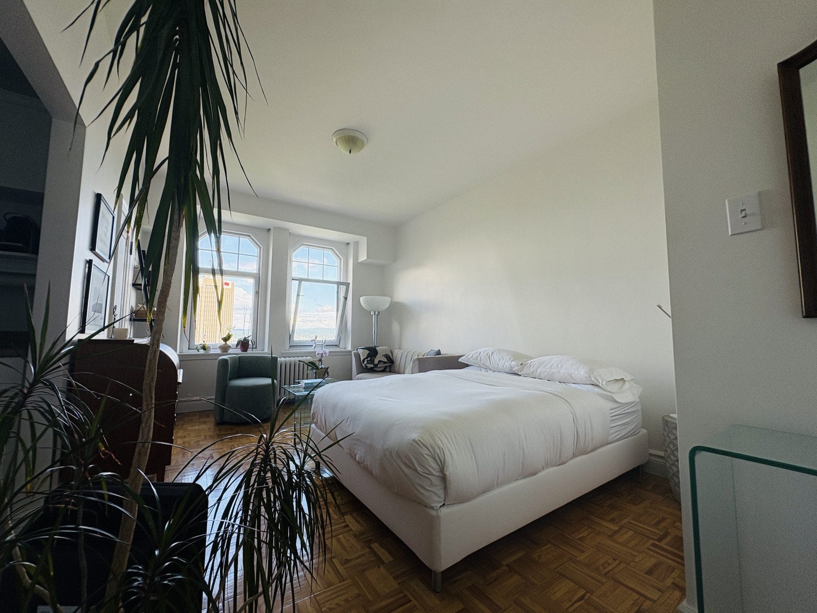 220 Grande Allée E — photo 1