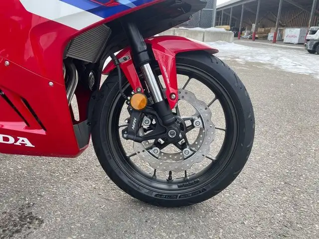 2025 Honda CBR500R in Street, Cruisers & Choppers in Calgary - Image 6