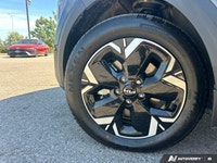 The advertised vehicle price is based on a promotional finance offer. Customers who purchase the veh... (image 8)