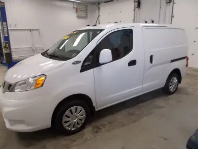 2021 Nissan NV200 SV Cargo Van L4, 2.0L, pw, pl, air, back up camera, 172,000km comes with cargo div...