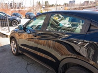 [40,512 km AC / Tilt & Telescopic Steering / Power Windows-Mirrors-Locks-Keyless Entry / Cruise Cont... (image 7)