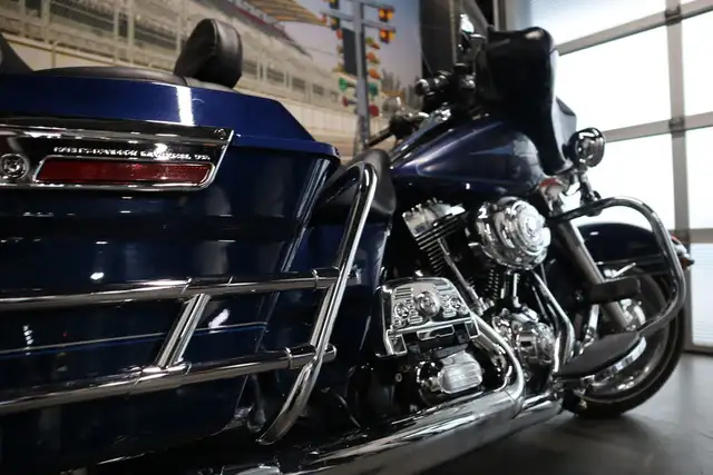 2013 Harley-Davidson FLHTC - Electra Glide Classic in Sport Touring in Edmonton - Image 12