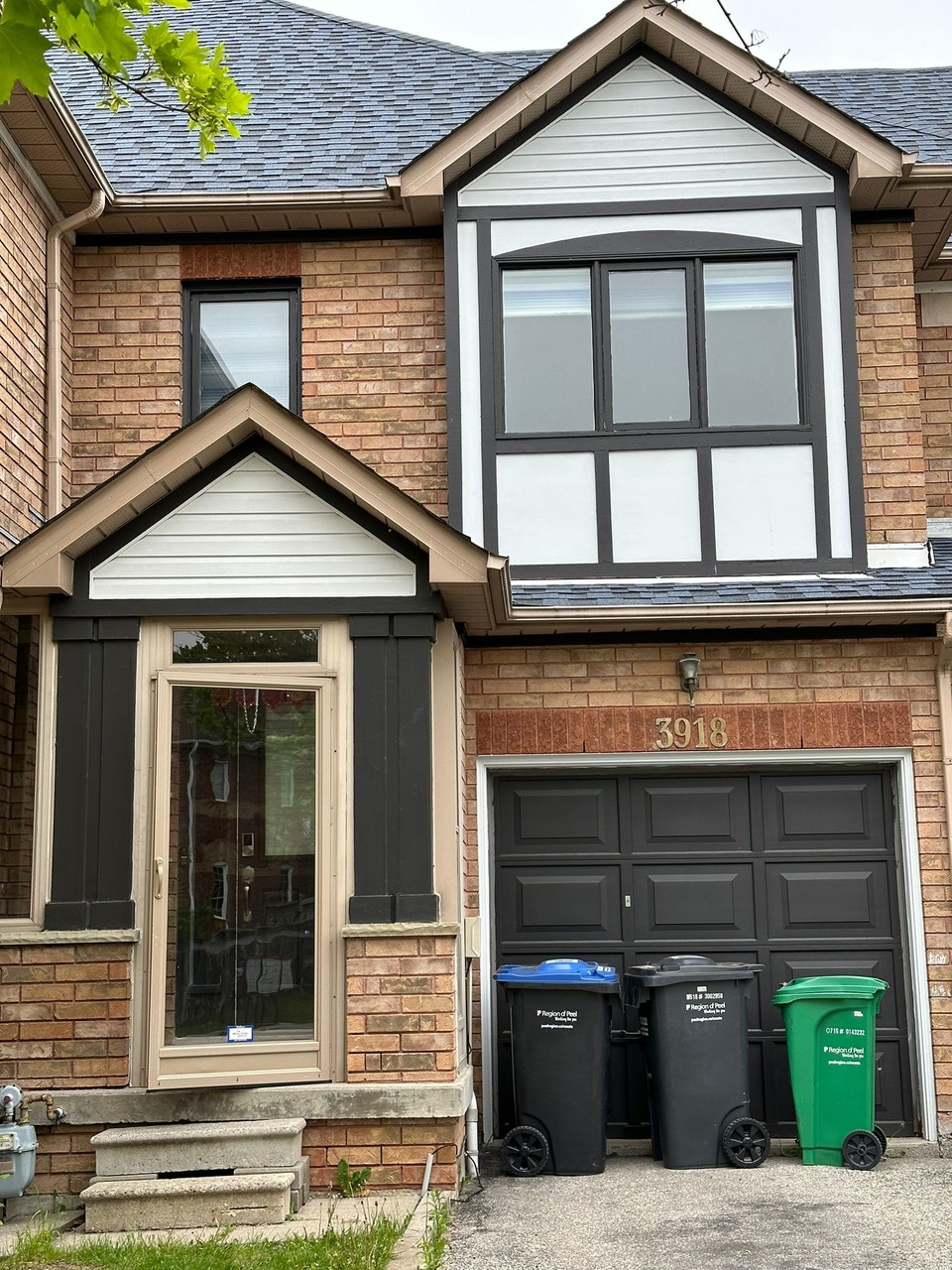3+1 Bedroom 3 Washroom Entire Townhouse at Lisgar Dr & Derry Rd 2