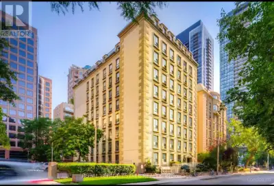 Welcome To The Prestigious Waldorf Astoria Lofts. Fully Furnished One Bed Suite w/ Open Concept Layo...