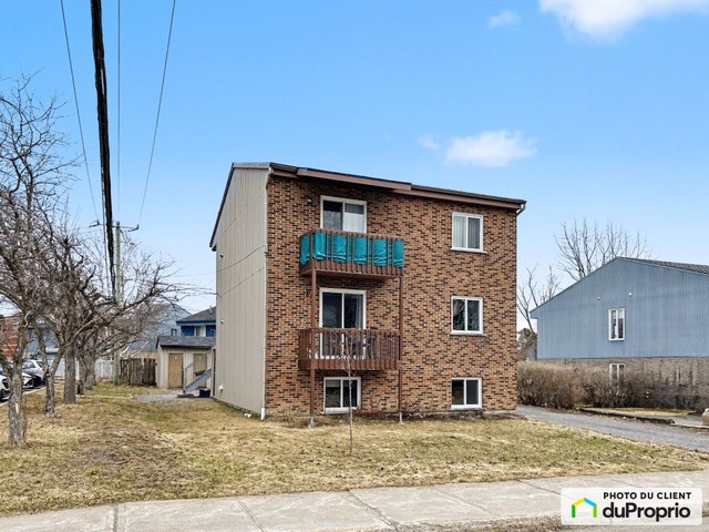$598,000 - Triplex for sale in St-Augustin-De-Desmaures — photo 1
