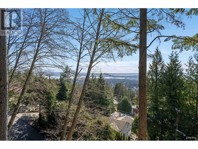 4880 SKYLINE DRIVE North Vancouver, British Columbia in Houses for Sale in North Shore