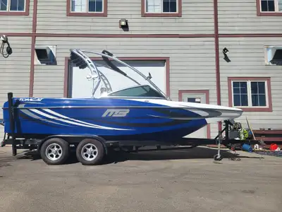 2009 MB SPORTS F21 TOMCAT Dry weight: 3,900 lbs. Tower: Skylon Pro Series II PCM 5.7L EXCALIBUR 343H...
