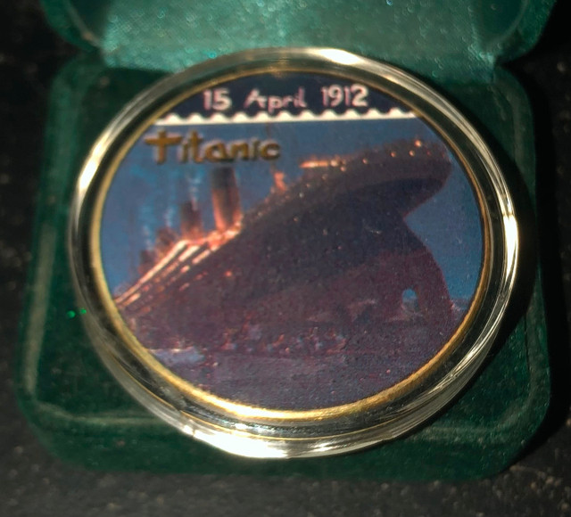 5-Titanic medallions Excellent condition in Arts & Collectibles in Timmins - Image 2