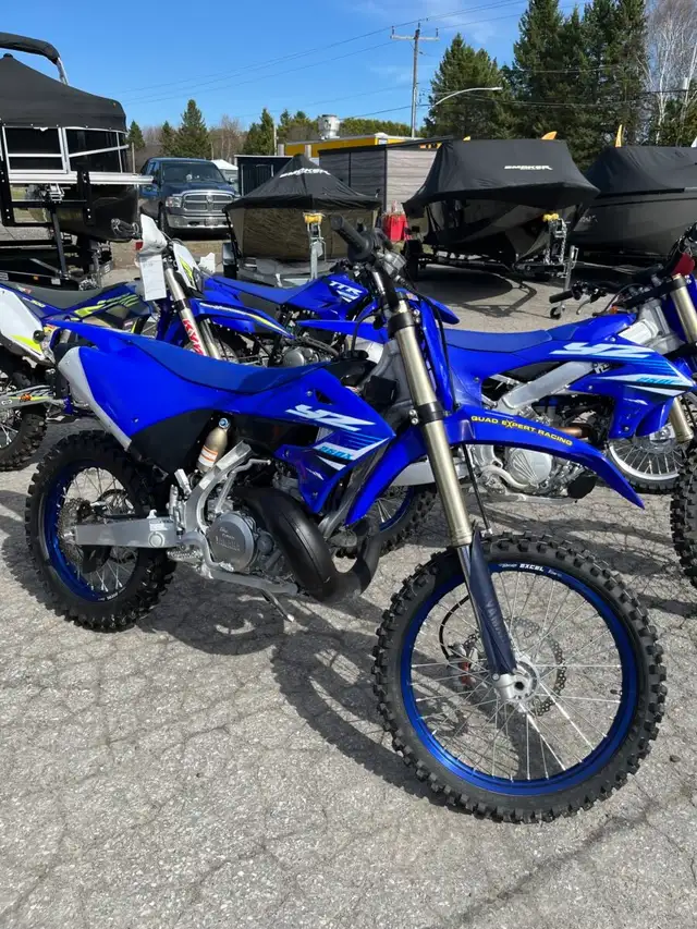2025 YAMAHA YZ250X - LOW HOURS in Dirt Bikes & Motocross in Ottawa - Image 2