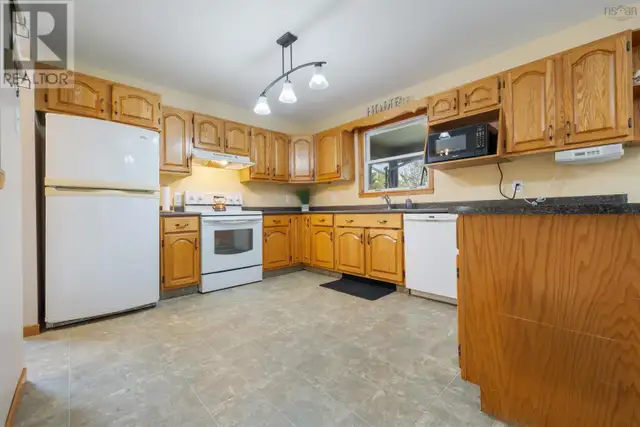 45 Hospital Road Sherbrooke, Nova Scotia in Houses for Sale in New Glasgow - Image 14