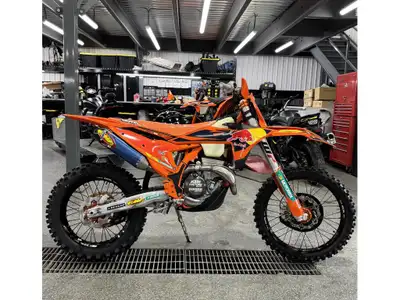 2026 KTM 350 XC-F FACTORY KTM 350 XC-F FACTORY 2026 Les photos peuvent être à titre indicatif et san...