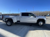 AMVIC Licensed Dealer Towing & Trailering Package | Heated Front Seats & Steering Wheel | 12.3 Drive... (image 9)