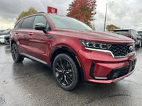 Ready for life's adventures, the striking 2021 Kia Sorento EX, in vibrant Runway Red, is engineered... (image 2)