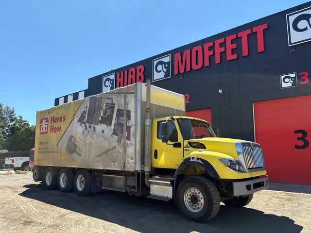 2019 International HV in Heavy Equipment in Abbotsford - Image 3