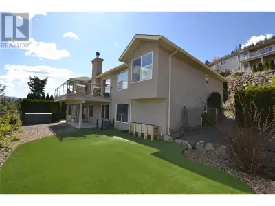 Nestled in one of the most desirable neighborhoods of Dilworth Mountain, this spacious and very brig...