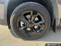 This Jeep Cherokee boasts a Regular Unleaded I-4 2.4 L/144 engine powering this Automatic transmissi... (image 9)