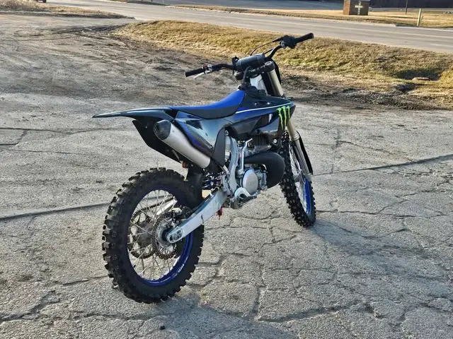  2022 YAMAHA YZ250-BLUE! in Dirt Bikes & Motocross in Edmonton - Image 7