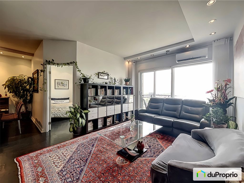 $699,000 - Condominium in Ville-Marie (downtown, old Mtl) — photo 1