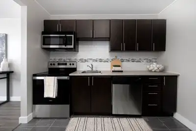 Don't Miss Out! Bright & Spacious 1 Bedroom Suite! Call Today!