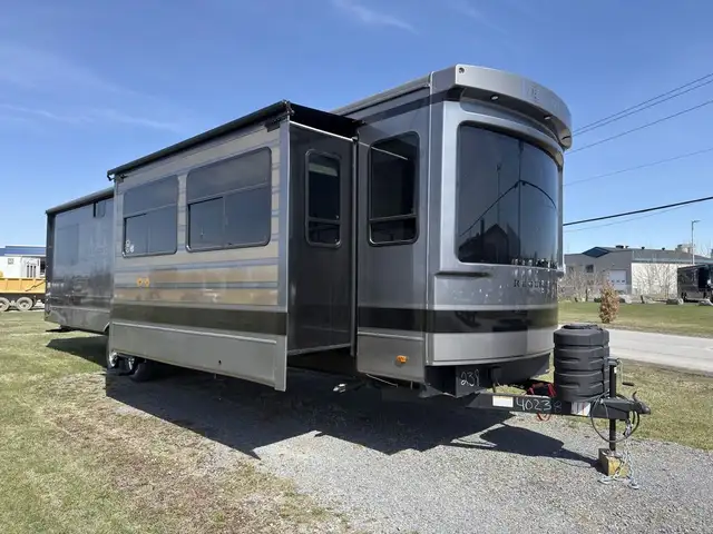 2025 Crossroads RV Redwood Regency 3721FDB Roulotte de parc 2025 in RVs & Motorhomes in Lanaudière - Image 2