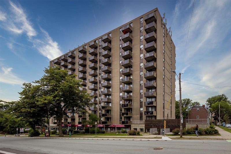 Somerset Place Apartments 2 Bdrm available at 1030 South Park Long