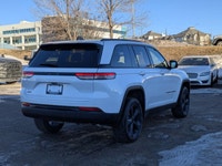 This Jeep Grand Cherokee has a dependable Regular Unleaded V-6 3.6 L/220 engine powering this Automa... (image 7)
