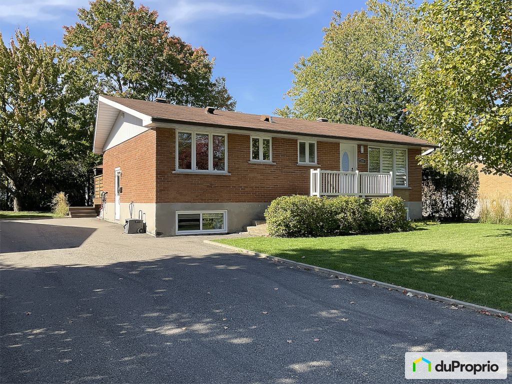 $669,000 - Bungalow for sale in Boisbriand — photo 1