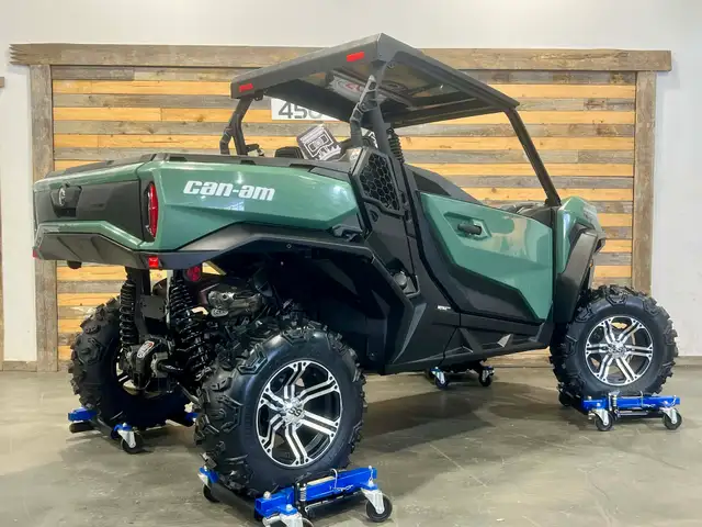 2025 BRP CAN-AM COMMANDER 700 EFI + 4X4 + DPS + ONLY 2759 KM + N in ATVs in Ottawa - Image 11