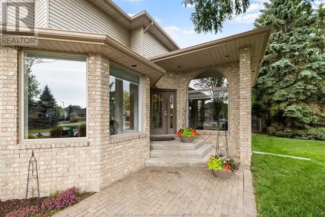 127 MCMURREN CRESCENT Lakeshore, Ontario63006664447233124