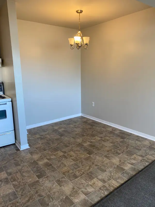 2 BEDROOM, ** SUMMER SPECIAL RATE! ** EAST, PETS WELCOME! in Long Term Rentals in Saint John - Image 4