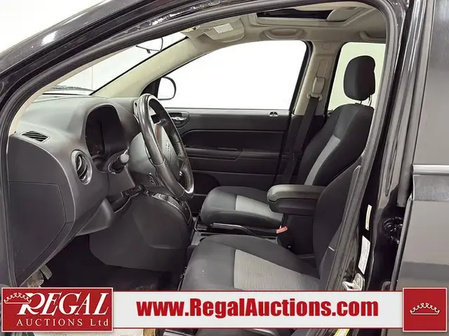 2010 JEEP COMPASS in Cars & Trucks in Calgary - Image 6