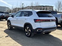AMVIC Licensed Dealer * Heated Front Seats * Heated Steering Wheel * All-Wheel Drive * Adaptive Crui... (image 5)