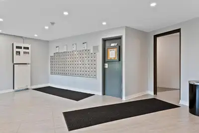 1 Bedroom Apartment for Rent - 250 Lake Street