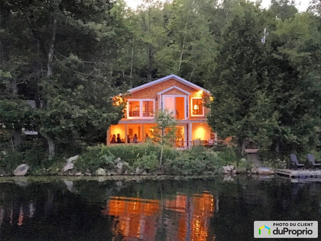 $695,000 - Villa for sale in Ste-Julienne — photo 1