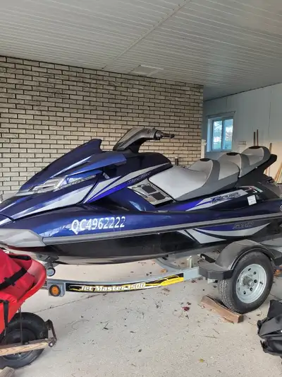 Yamaha Wave Runner - 3 seater, comes with trailer and travel cover. Very fast machine and you can to...