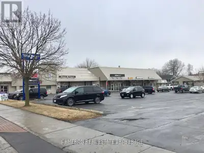 MIXED USE COMMERCIAL MAIN FLOOR FOR LEASE....Downtown Cornwall main floor can be used as affordable...