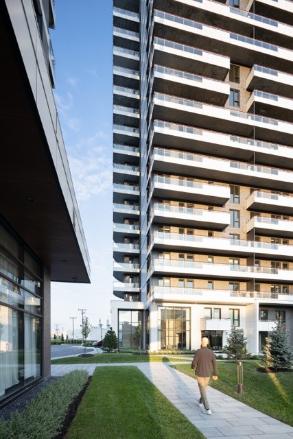 Central Parc Laval - 2 Bedroom Penthouse (Camellia Royale) Apart 4