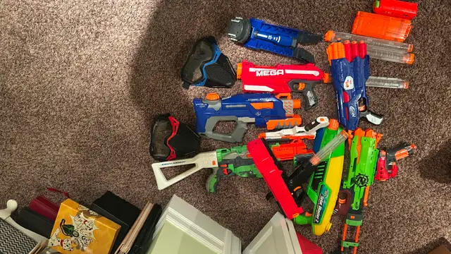 Mixed nerf guns