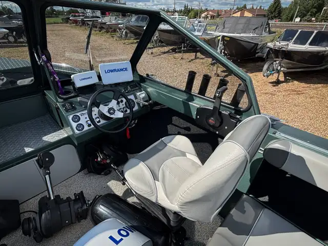 2015 KingFisher 2175 Torrent in Powerboats & Motorboats in Edmonton - Image 13