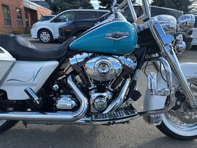 2014 Harley-Davidson Road King ~ FISH TAILS ~ 103CI ~ SPEAKER LI in Sport Touring in City of Toronto - Image 11