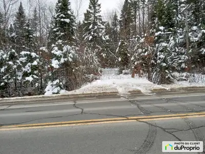 Terrain résidentiel, dézoné, prêt à bâtir. Découvrez ce vaste terrain de 150 pieds de façade x 261 p...
