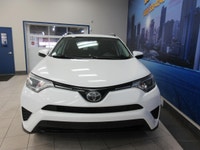 TOYOTA RAV4 2018 LE AWD TOUT ÉQUIPÉ / CRUISE CONTROL ADAPTATIF / CONTROL DE CHANGEMENT DE VOIE / ALE... (image 2)