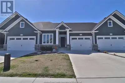 384 BRUNMAR CRESCENT Lakeshore, Ontario