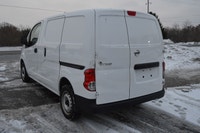 Clean Carfax, Bluetooth, Backup Camera, Dual sliding door, Power locks and mirrors, Fuel efficient,... (image 2)