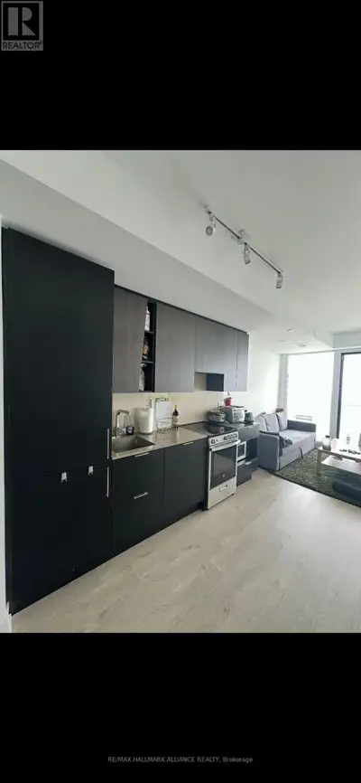 4111 - 3900 CONFEDERATION PARKWAY Mississauga (City Centre), Ont