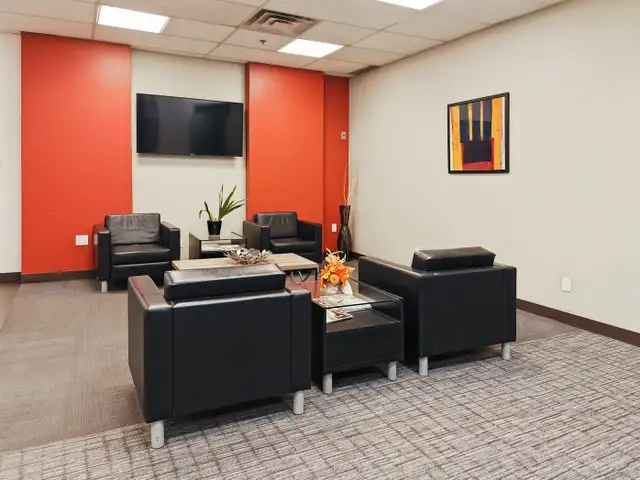 Office space for rent for 2 persons in Glen Abbey in Commercial & Office Space for Rent in Oakville / Halton Region - Image 5