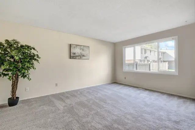 Family and Pet Friendly 3 Bedroom Townhome with Front Yard! in Long Term Rentals in Grande Prairie - Image 13