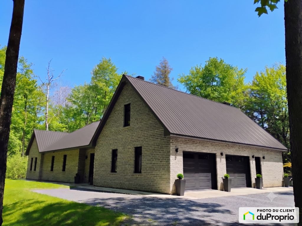 $1,298,500 - Bungalow for sale in St-Francois-Xavier-De-Brompton — photo 2