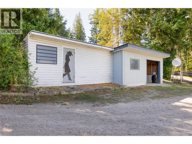 7630 97A Highway Mara, British Columbia in Land for Sale in Kamloops - Image 37