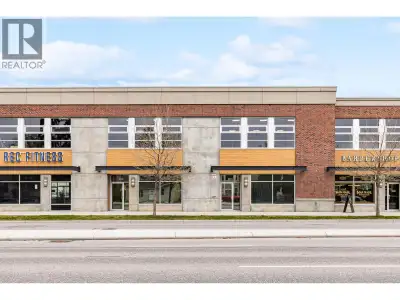 An excellent opportunity to lease a well-located and highly functional industrial flex space in down...